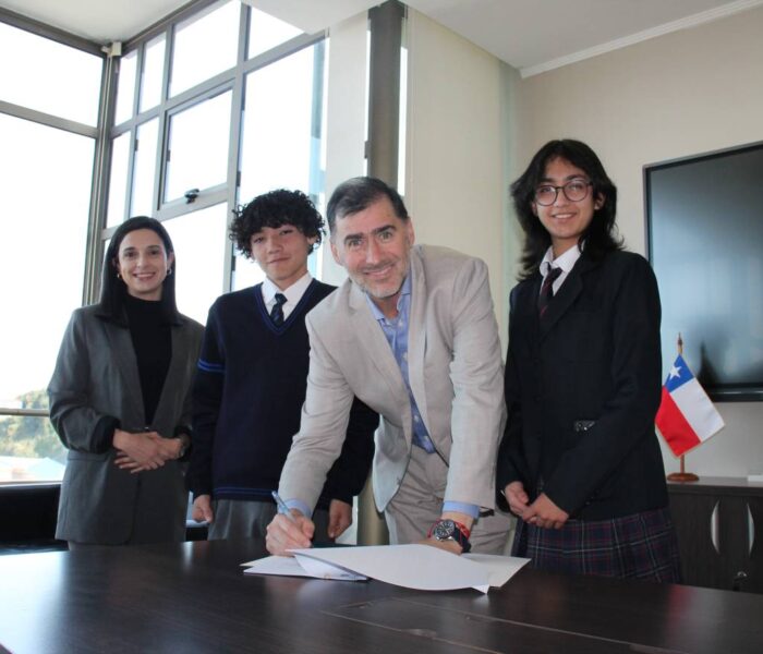Talentos UdeC y la Municipalidad de Tomé firman convenio 2 Talentos UdeC y la Municipalidad de Tomé firman convenio