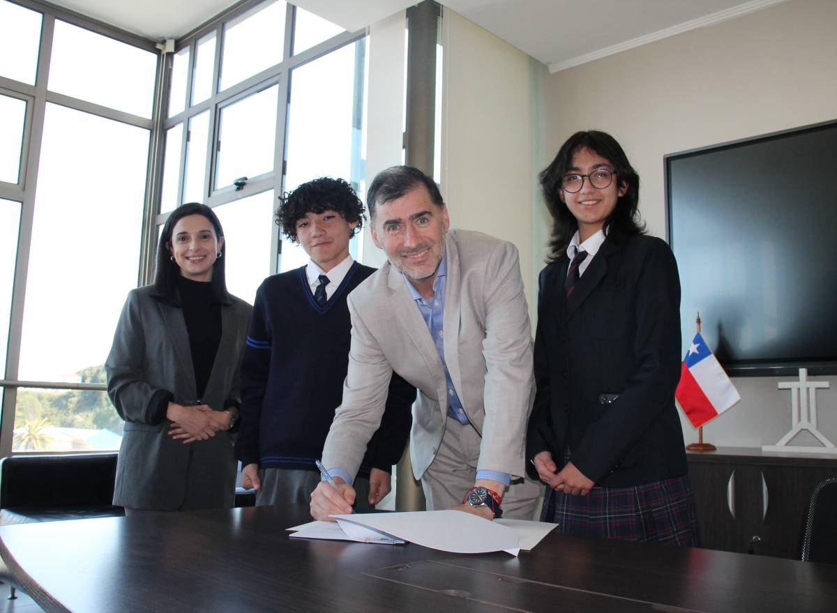 Talentos UdeC y la Municipalidad de Tomé firman convenio
