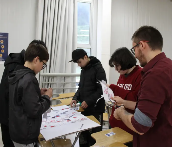 Estudiantes exponen sus aprendizajes de otoño en feria abierta a la comunidad